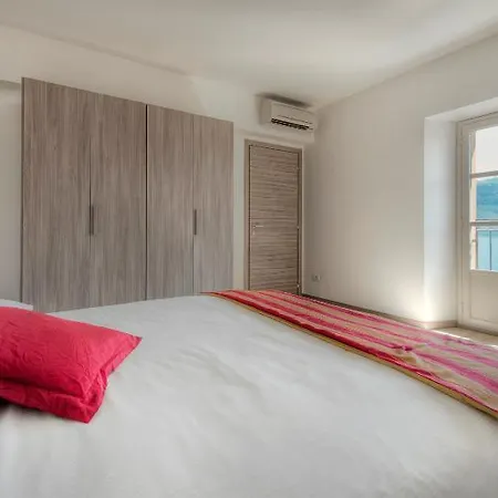 Britannia Luxury Hotel 3*