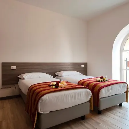 Britannia Luxury Hotel 3*